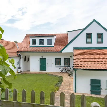By Interhome Ferienhaus Grub an der March